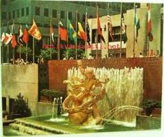Postikortti Prometheus Statue and Fountain in Rockefeller Plaza with flags of the United Nations, New York City