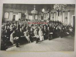 Juhlasalissa -valokuva