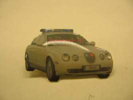 Jaguar poliisiauto -pinssi